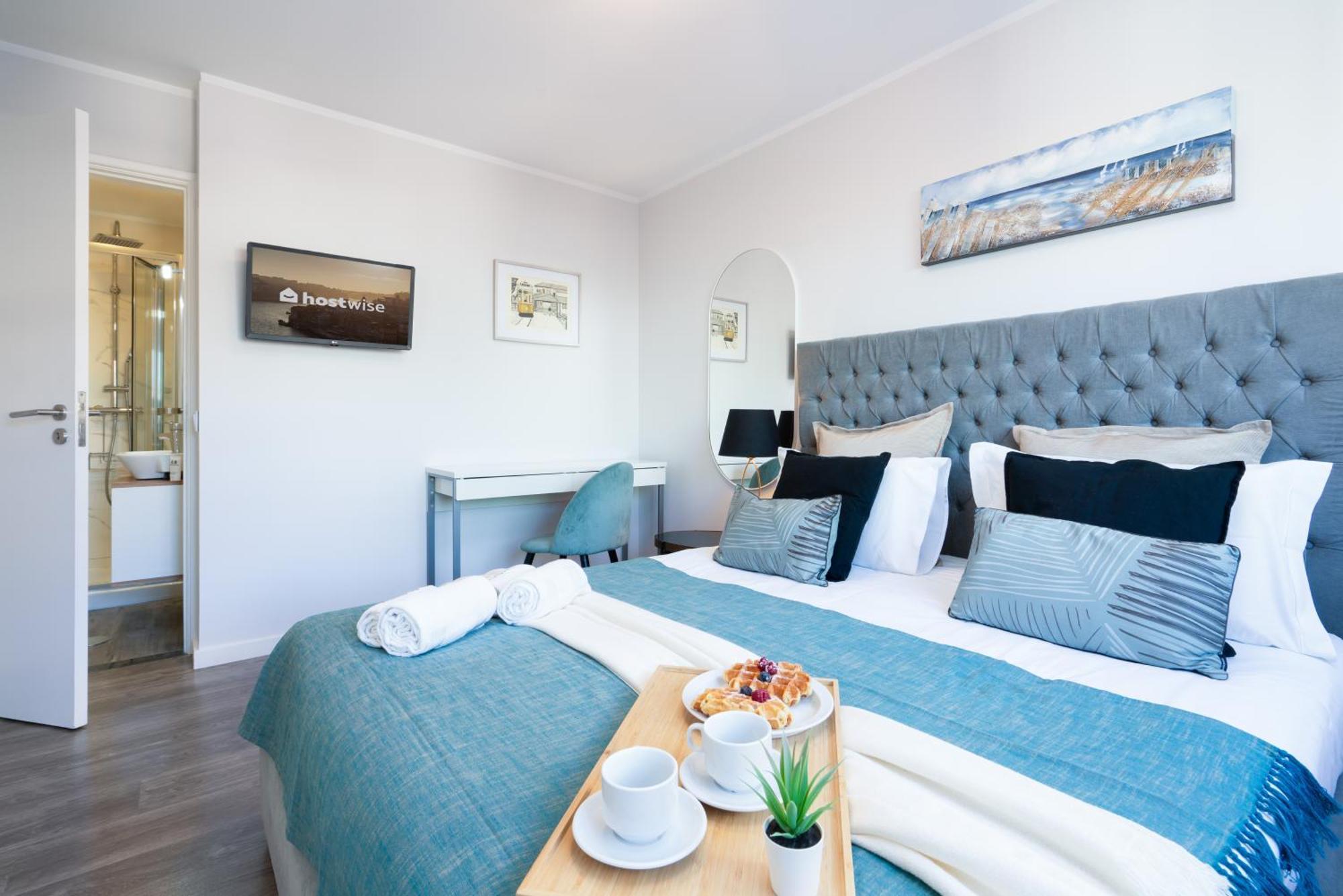 Host Wise - Elegant Spacious Flat W Balcony - Ace Location