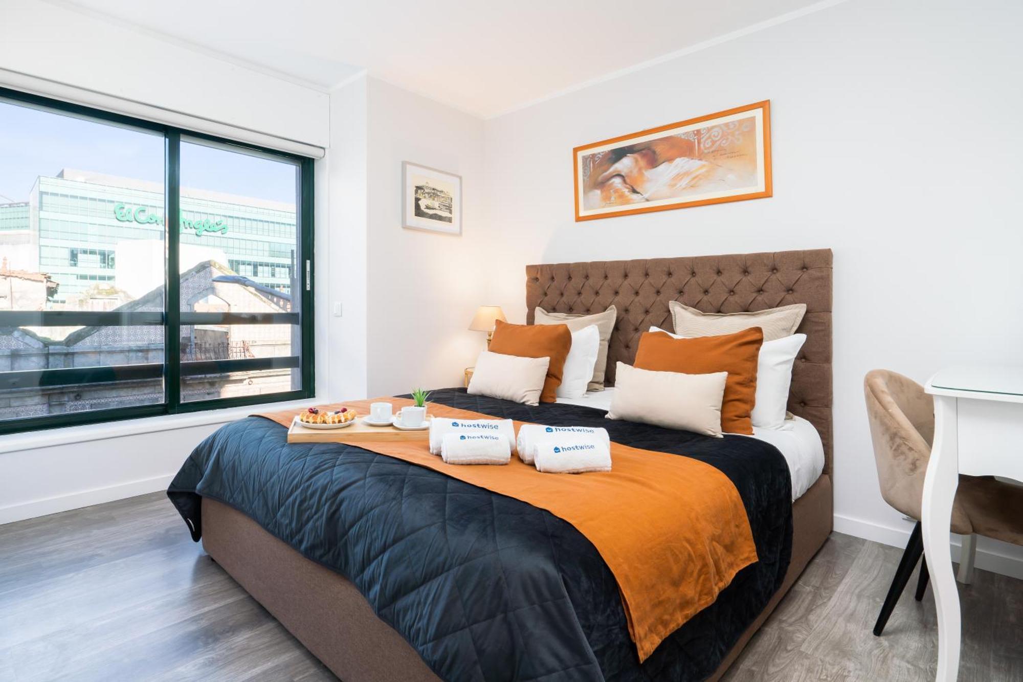 Apartment Host Wise - Elegant Spacious Flat W Balcony - Ace Location