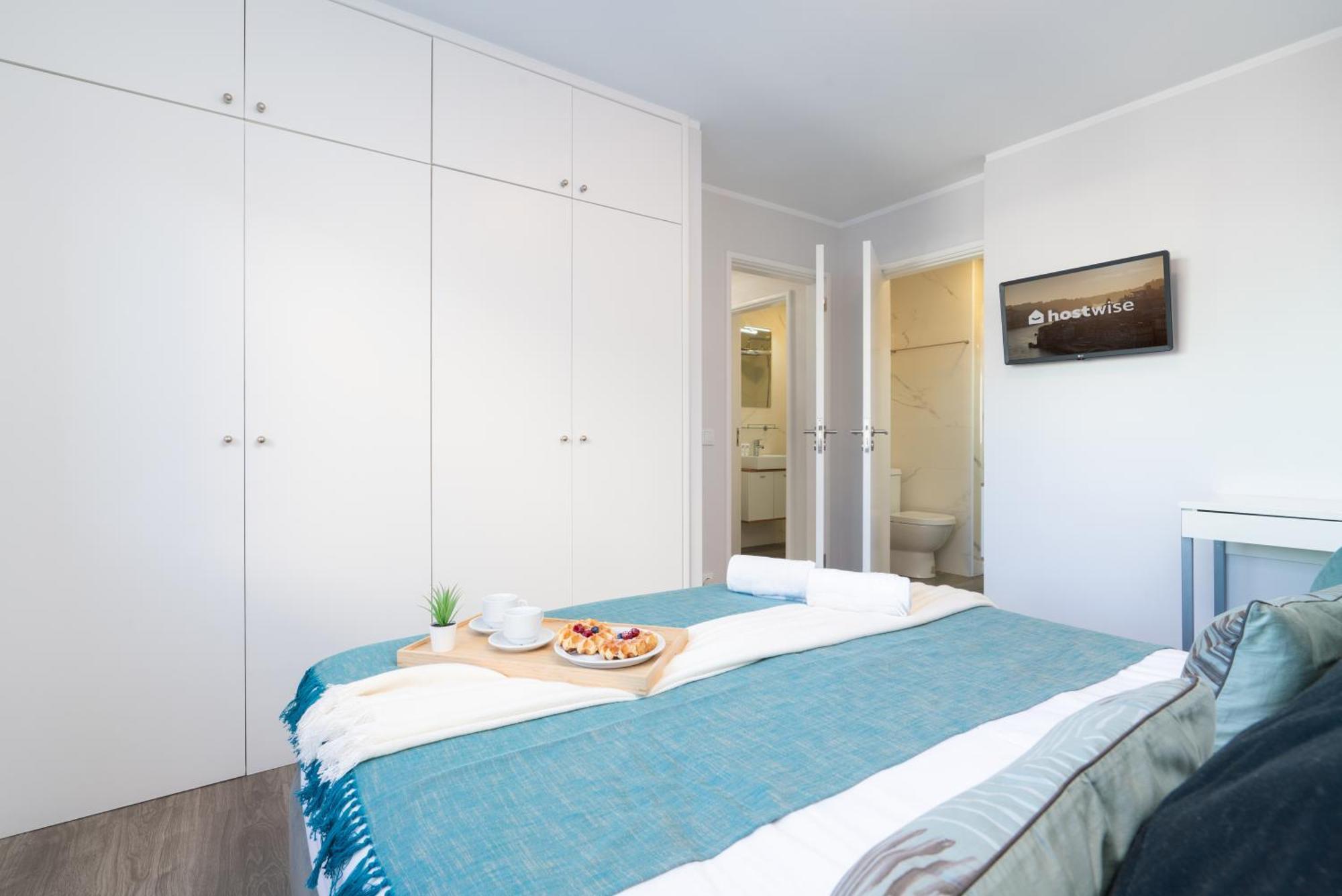 Host Wise - Elegant Spacious Flat W Balcony - Ace Location *