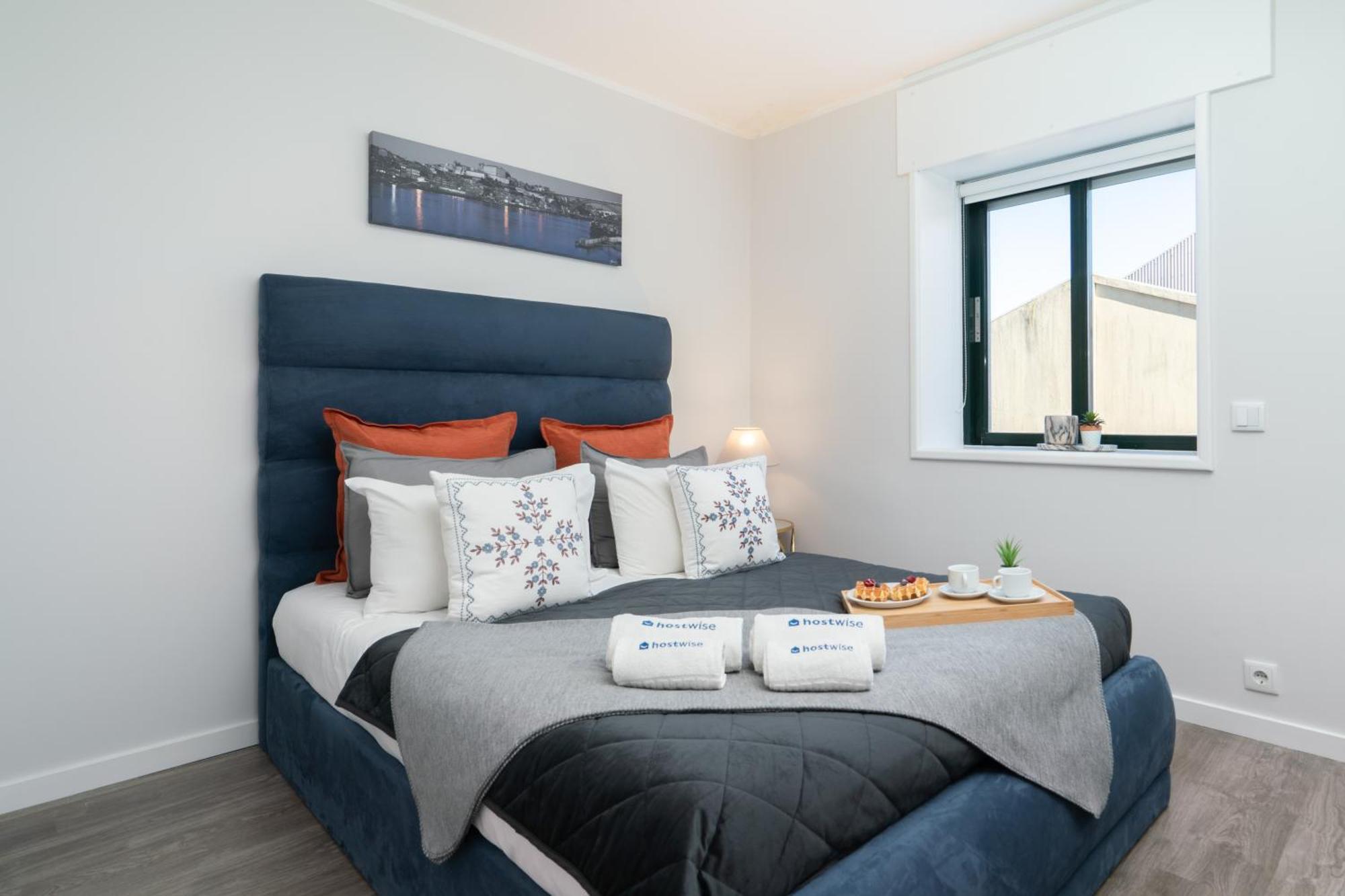 Host Wise - Elegant Spacious Flat W Balcony - Ace Location * Vila Nova de Gaia